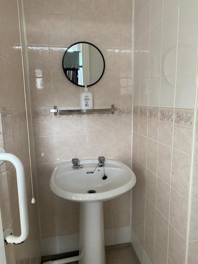 Park View Hotel And Guest House St Helens  Экстерьер фото